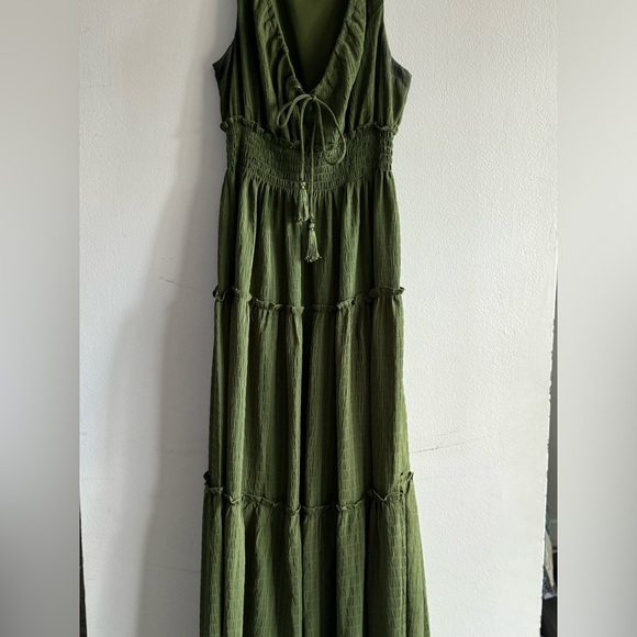 Green maxi dress. Stretchy. - Picture 1 of 5